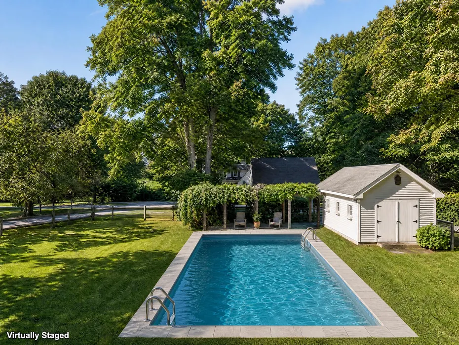 9 Ingham Hill Road Photo 4