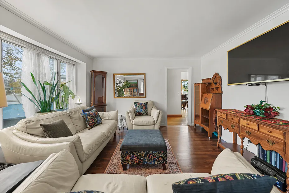 25 Calumet St Photo 9