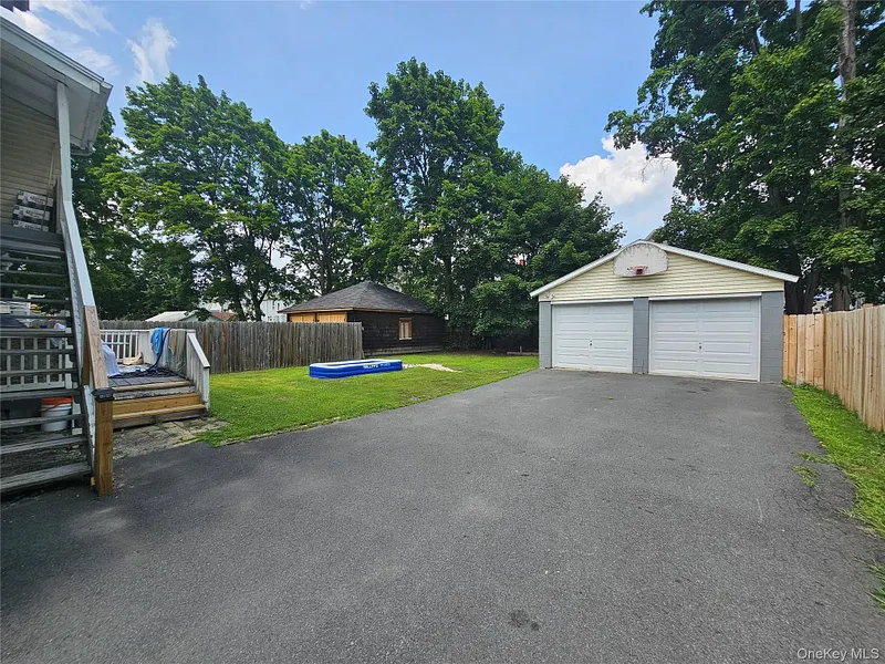 41 Houston Avenue Photo 5