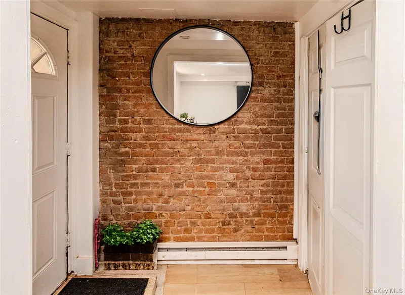 70 Lander Street Photo 17