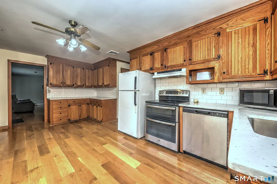 86 Spencer Hill Photo 4