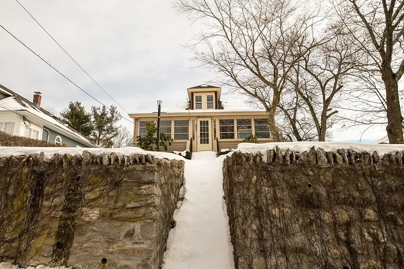 250 Lowell Street Photo 35