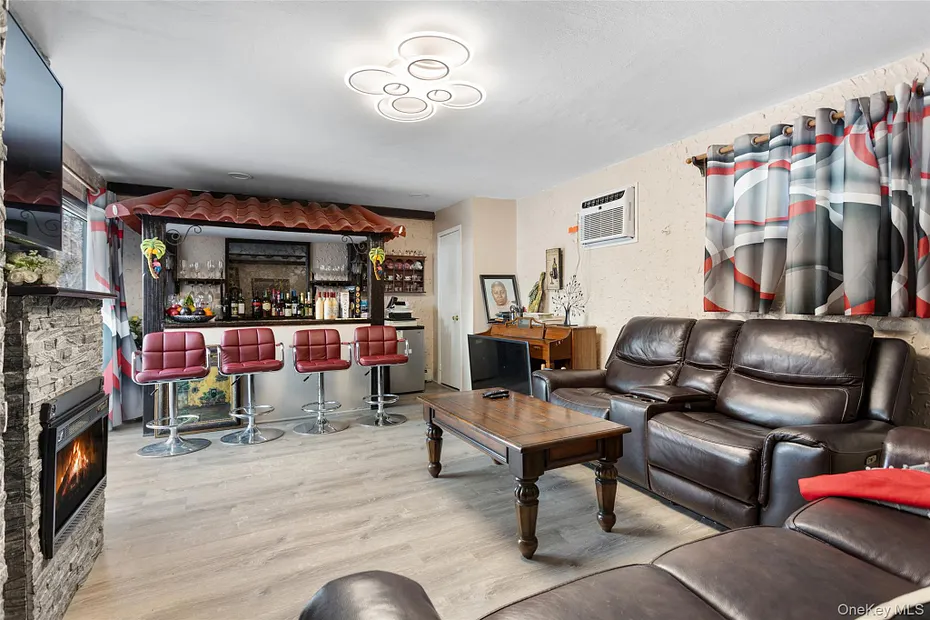 6 Merrick Lane Photo 15