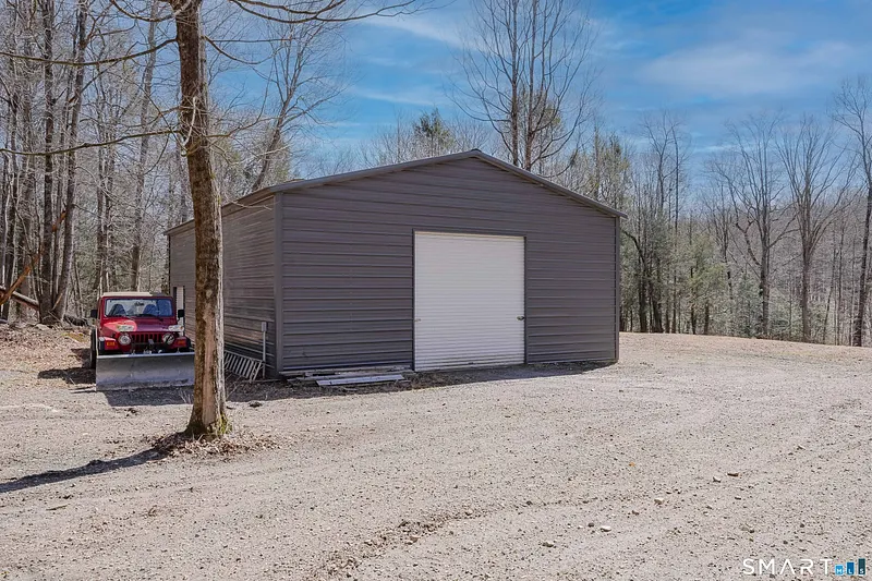 380 Southbury Road Photo 33