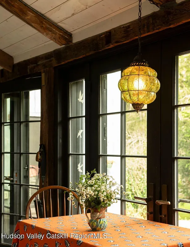 38 Van Road Photo 11