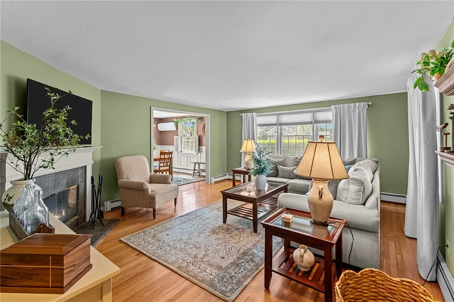 14 Wolcott Avenue Photo 6