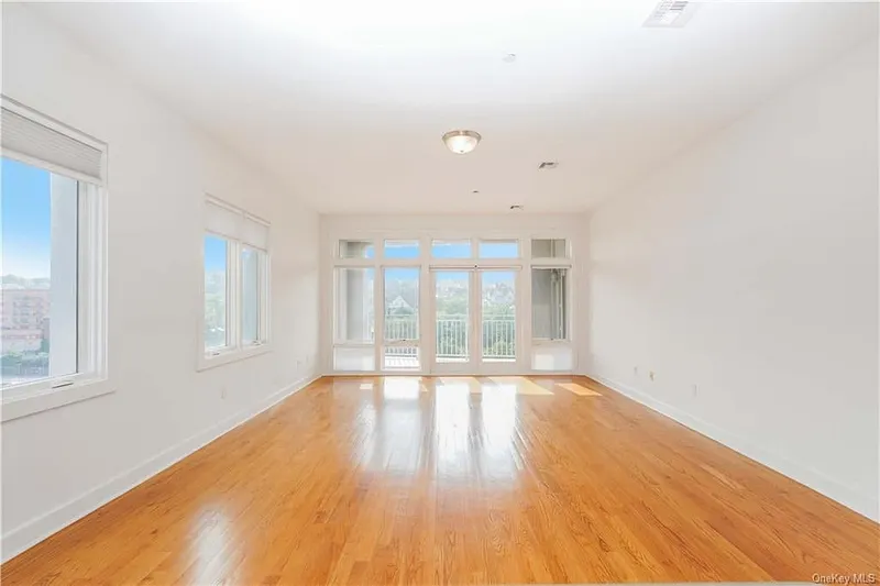 90 Bay Street Landing  #7D Photo 6