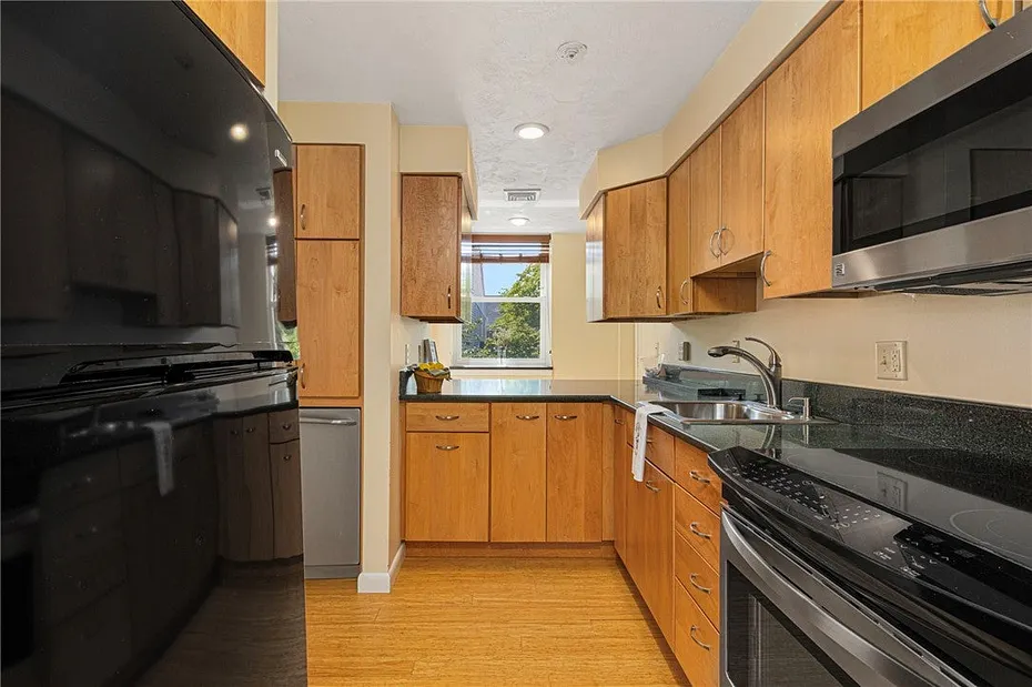3524 W Shore Road  #301 Photo 7