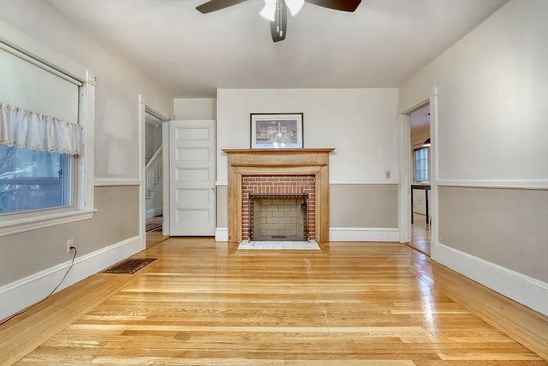 37 Glenwood Ave Photo 9