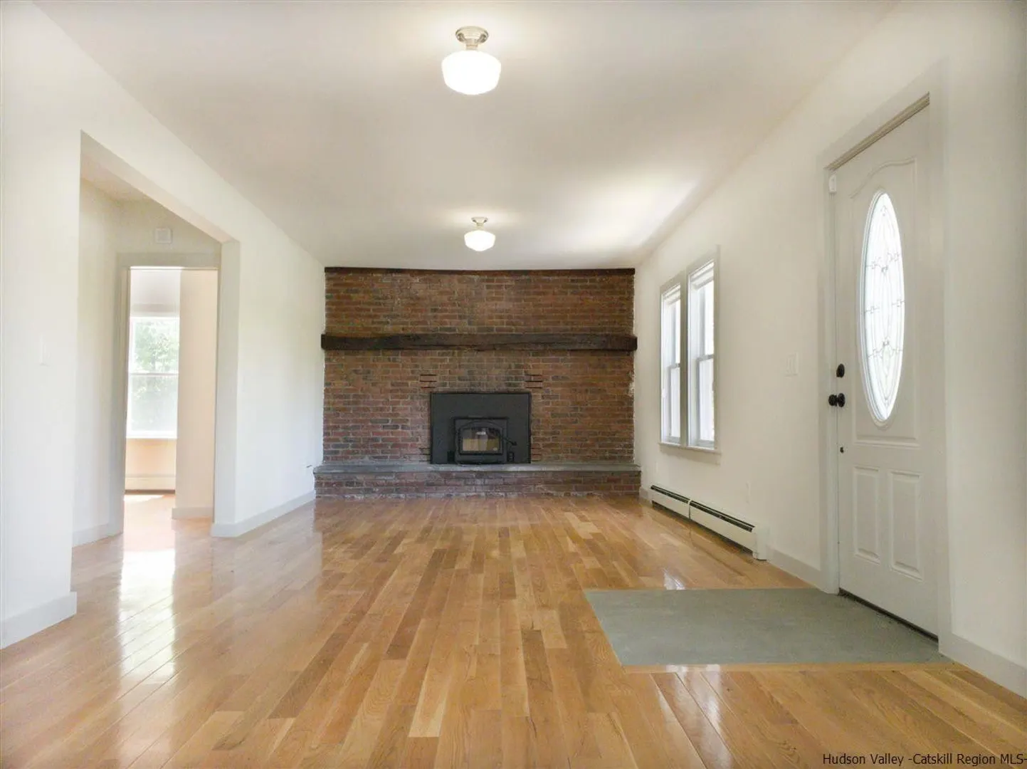 1091 Albany Post Road Photo 5