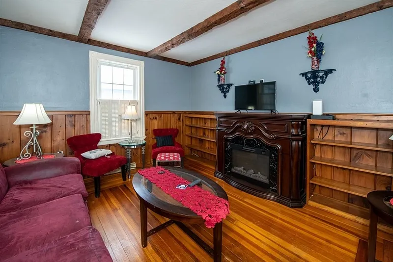 250 Lowell Street Photo 16
