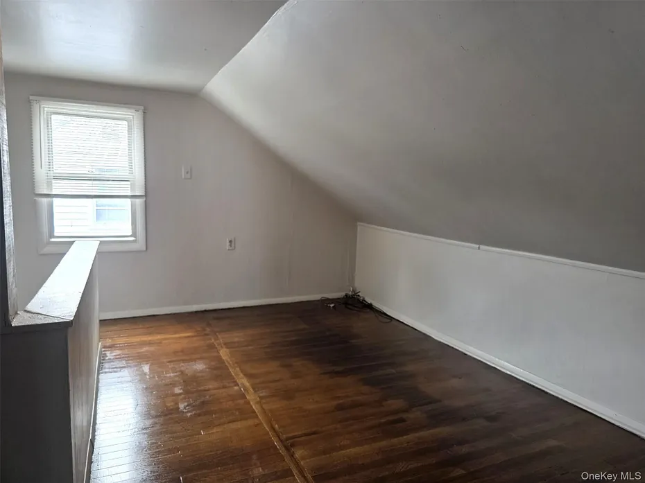 195 Commonwealth Avenue Photo 9