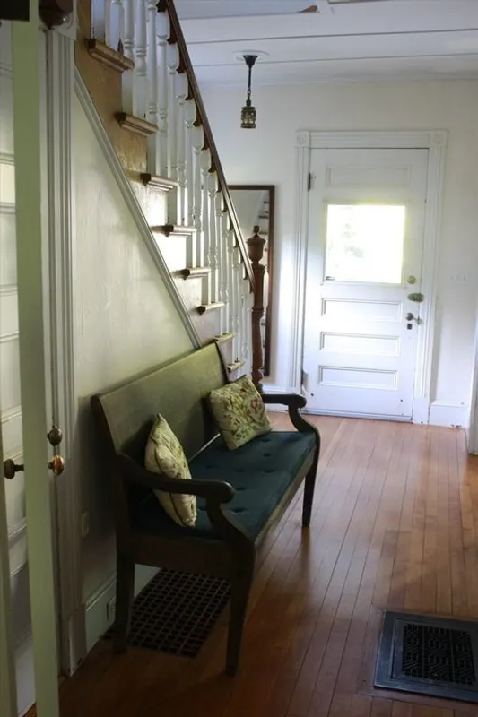 254 Lincoln Photo 18