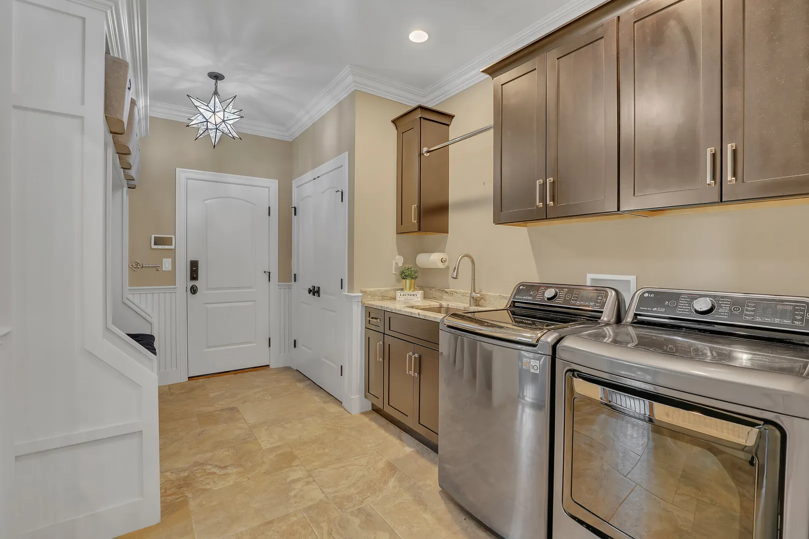 1 Ridgebury Road Photo 19