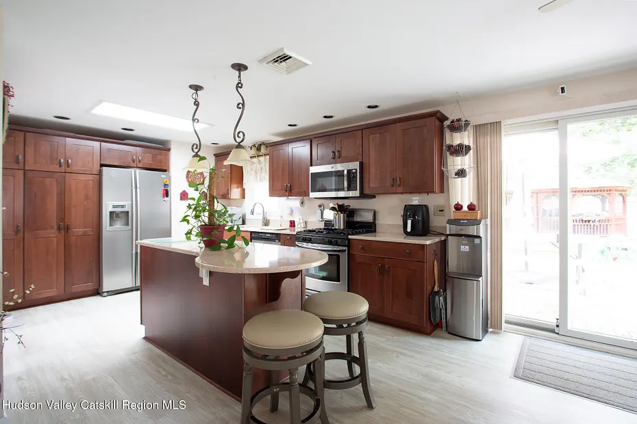 75 Oak Leaf Drive Photo 6