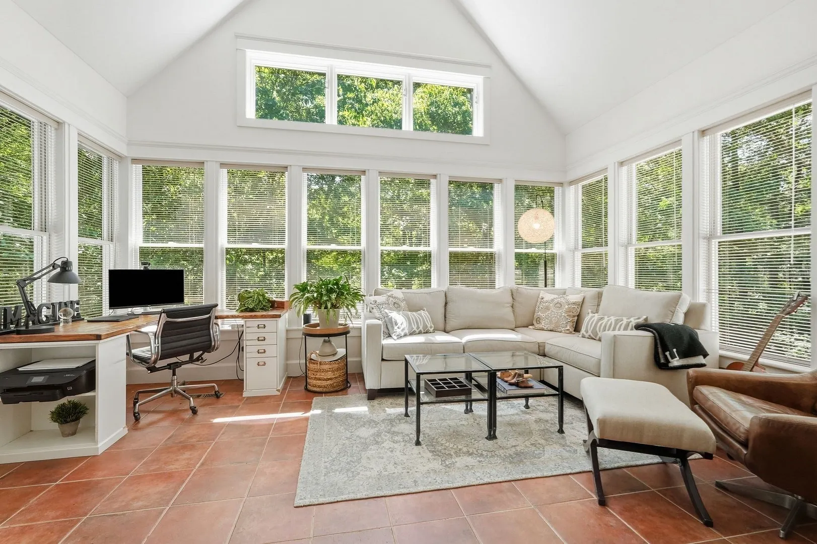 409 Henry St Photo 13