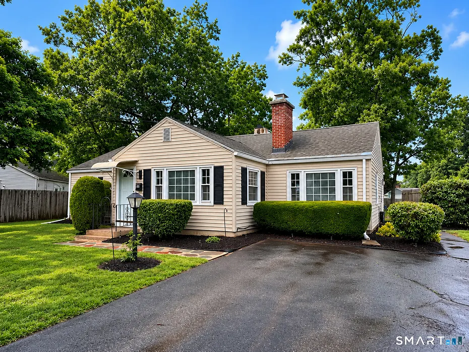 38 Fairfield Drive Photo 2