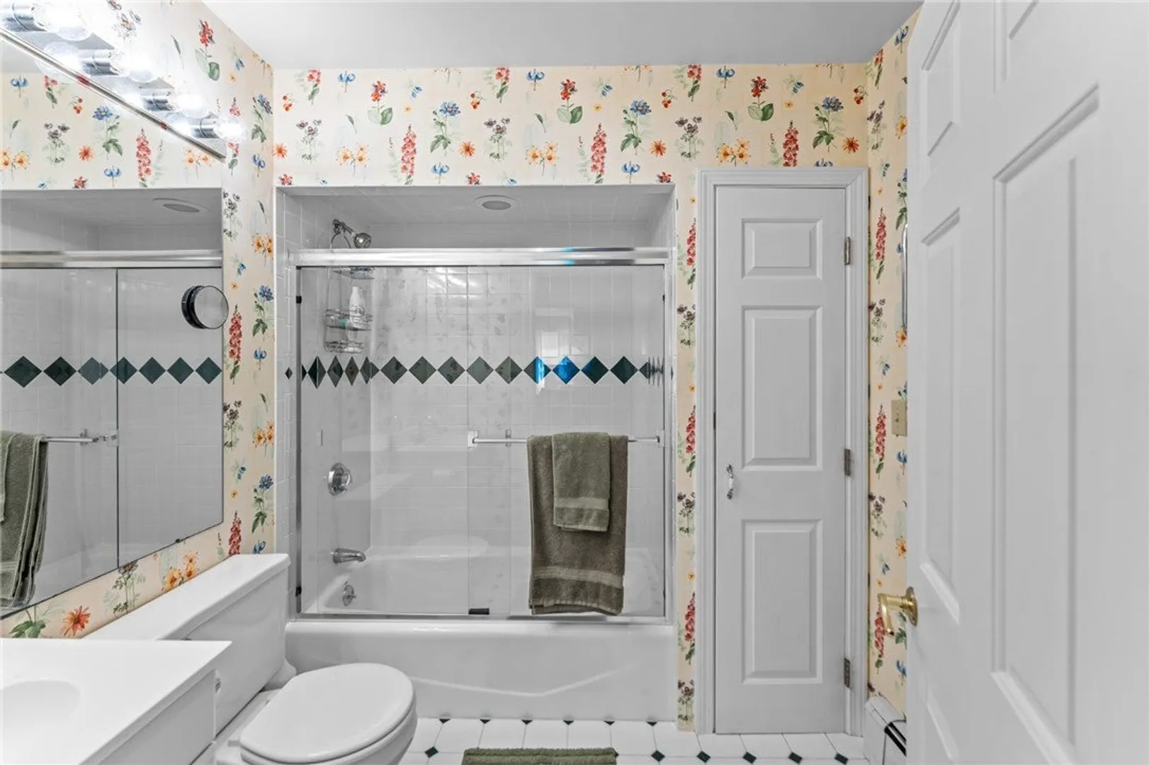 14 Wolcott Avenue Photo 30