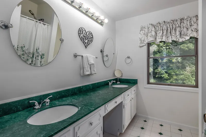 33 Brookwood Drive Photo 27