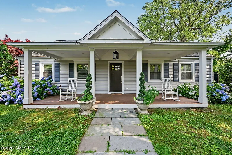 124 Shore Road Photo 1