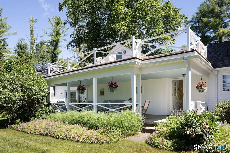 243 Wells Hill Road Photo 14