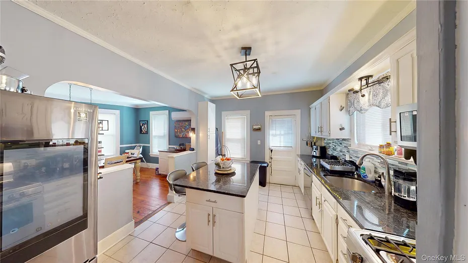 88 Grand Avenue Photo 10