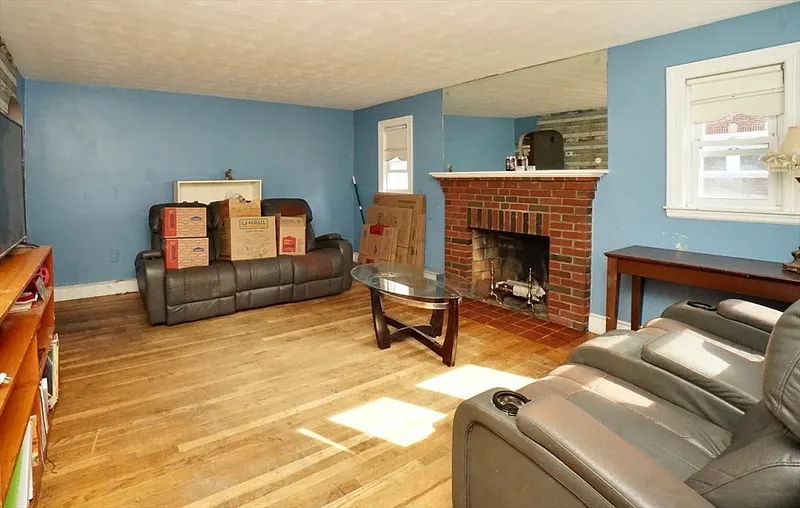 46 Cedrus Ave Photo 8