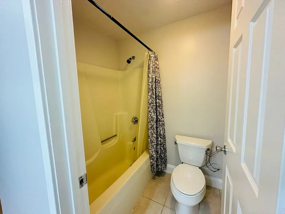 450 Brookside Dr  #B Photo 17