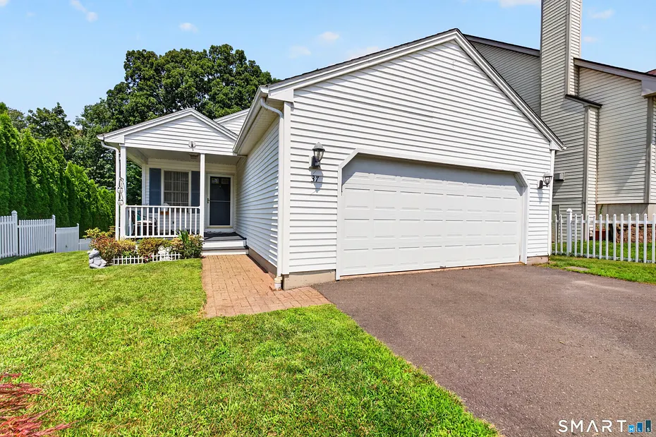 37 Adam Drive Photo 1