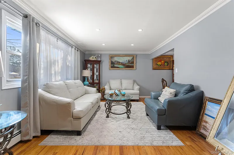 6 Merrick Lane Photo 5