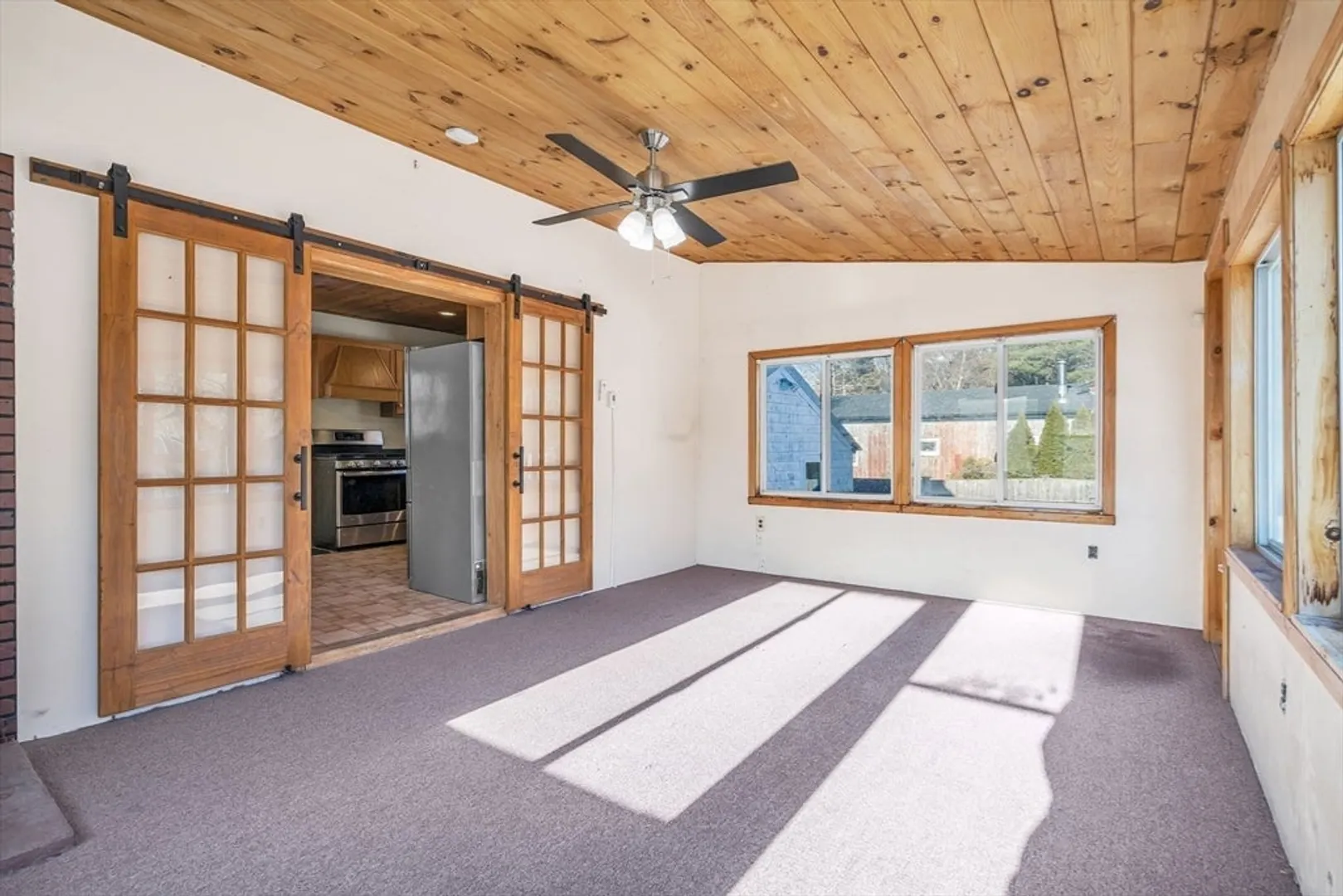34 Pleasant St Photo 8