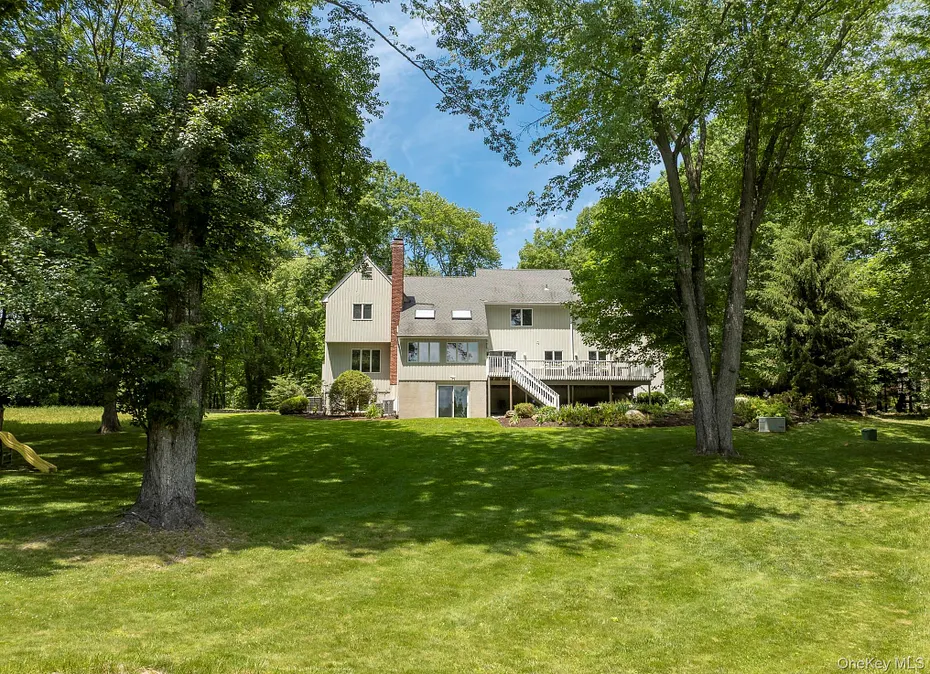 12 Hilltop Road Photo 3