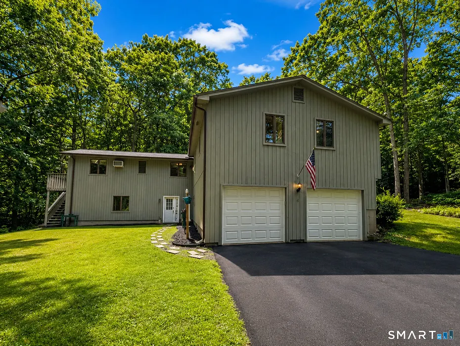 62 South Stonybrook Drive Photo 2