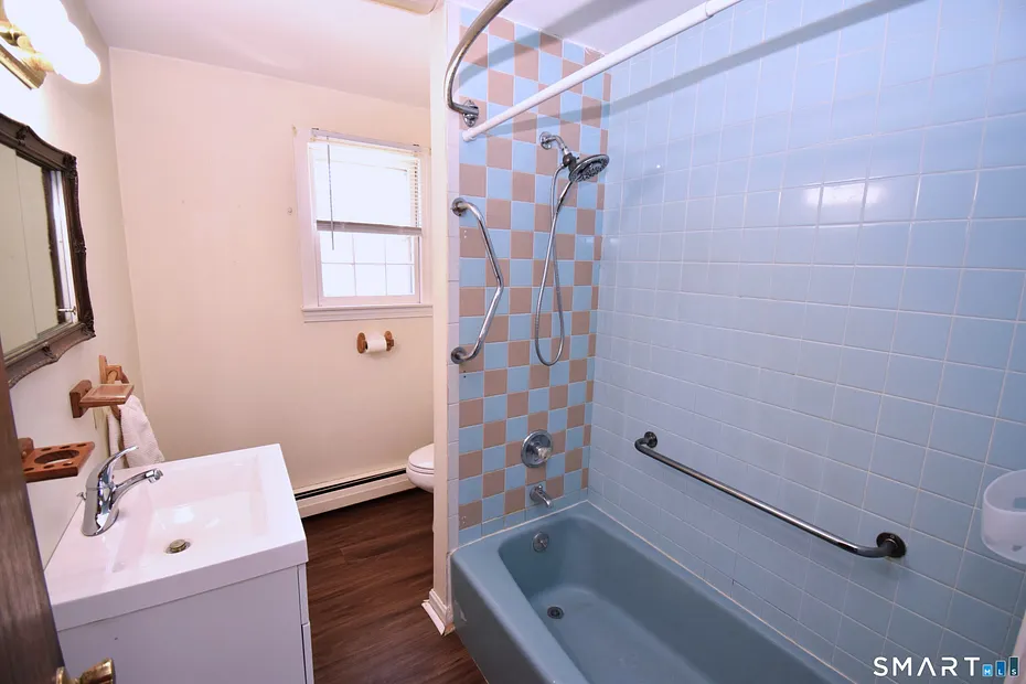 273 Horse Pond Road Photo 20