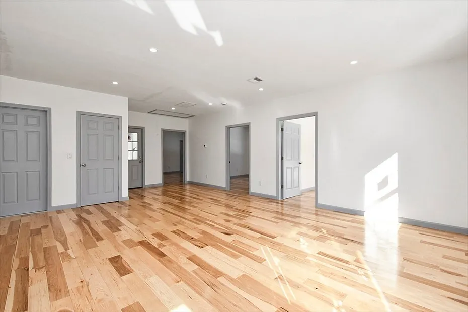 1 Stockwell Road Photo 8