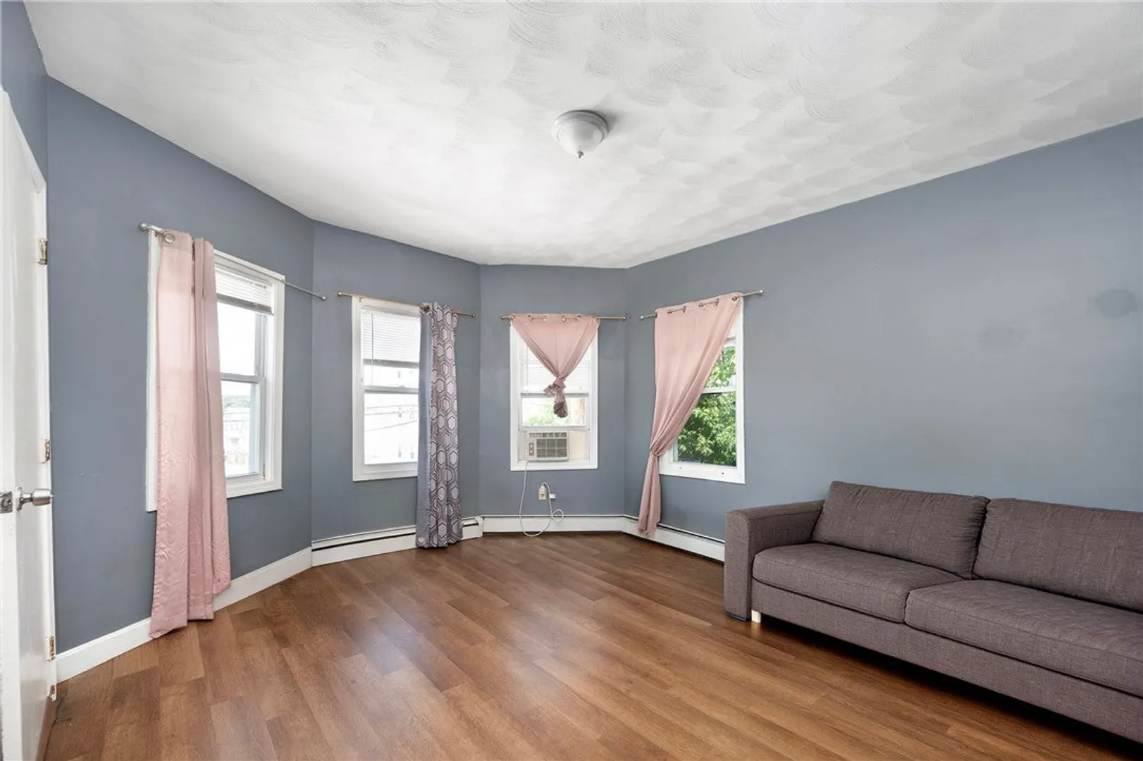 346 Douglas Avenue Photo 6