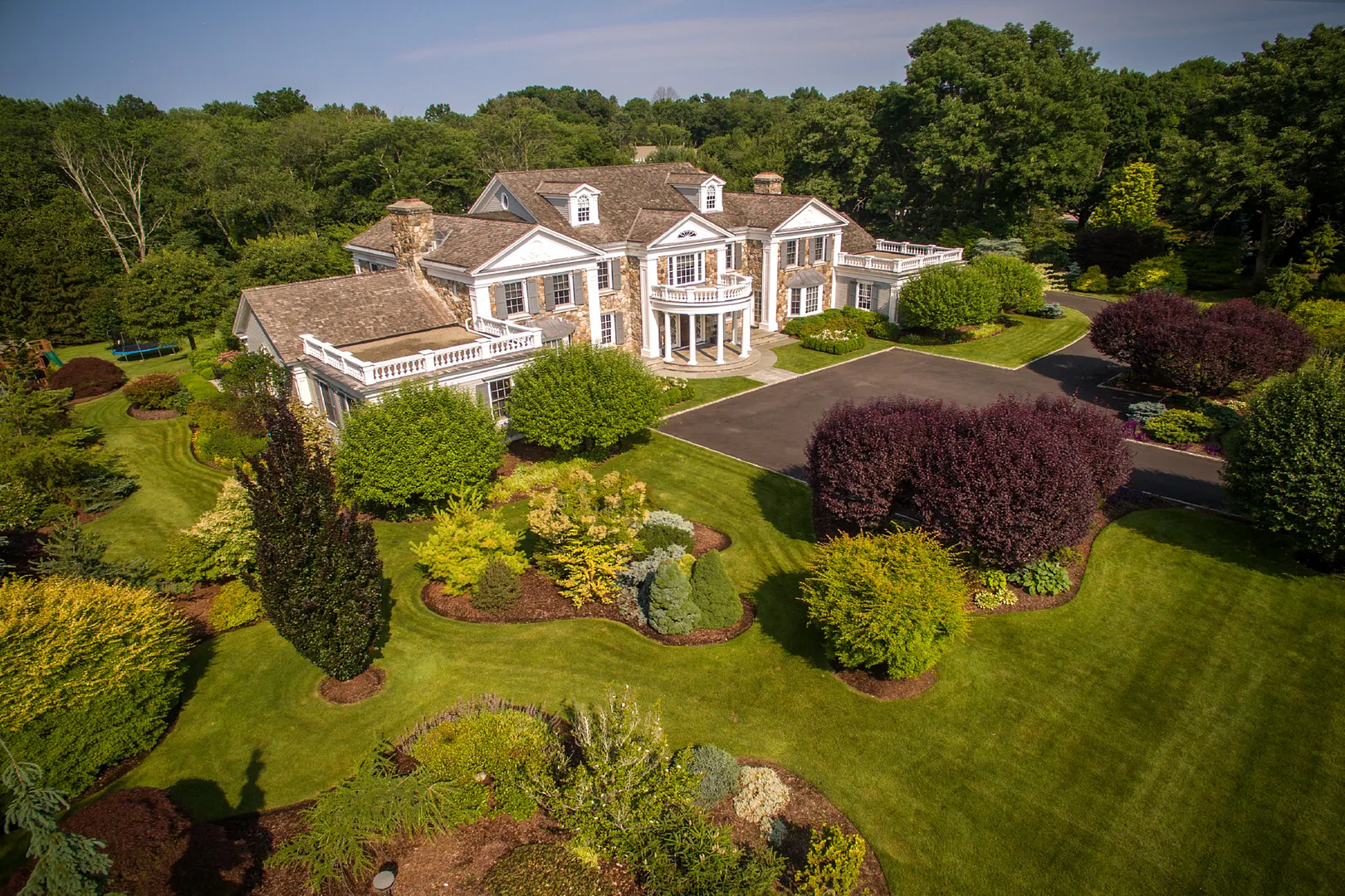 712 Oenoke Ridge Photo 1