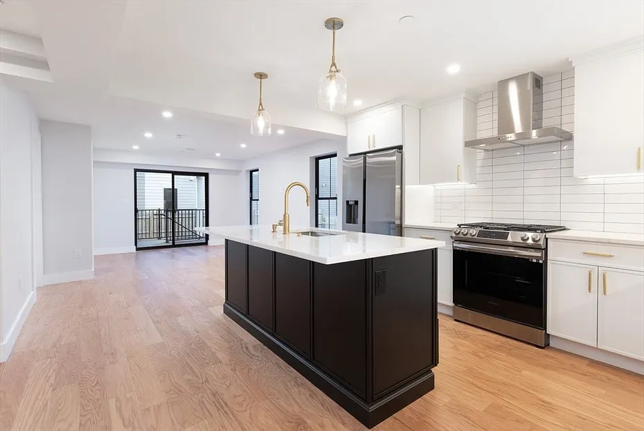 148 Falcon St #1 Photo 4