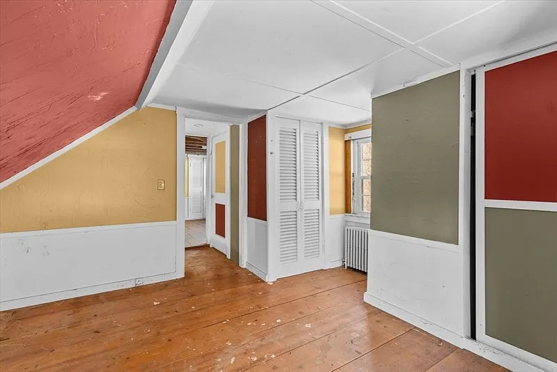 153 W. Main St. Photo 10