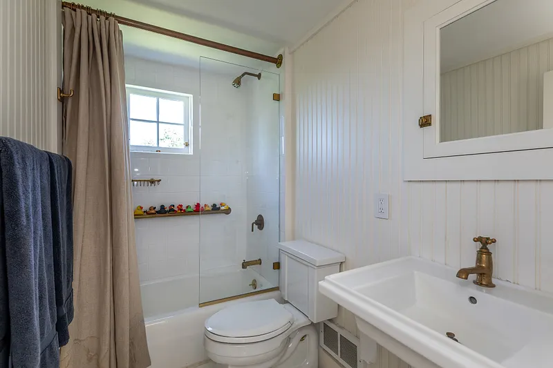 135 Wykeham Road Photo 23