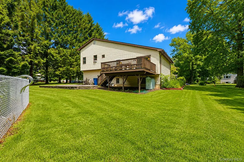 18 Hillside Road Photo 20