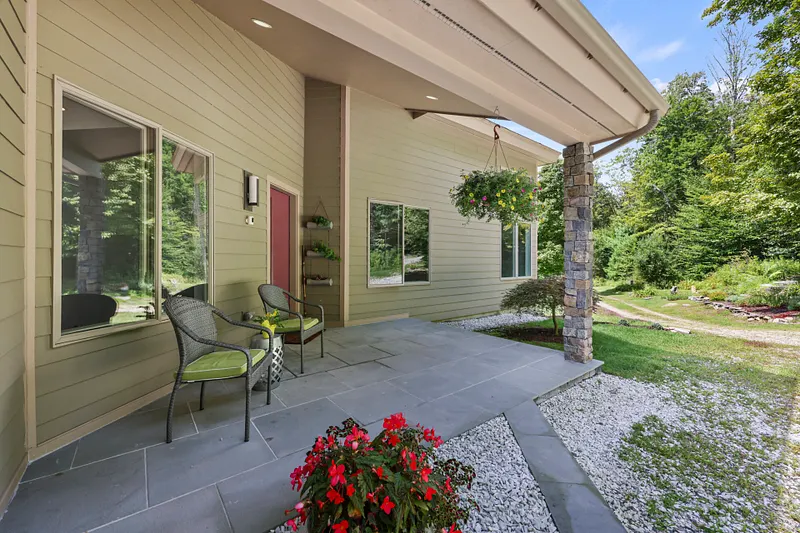 140 Leland Rd Photo 6