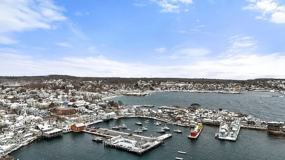 52 Bearskin Neck Photo 29