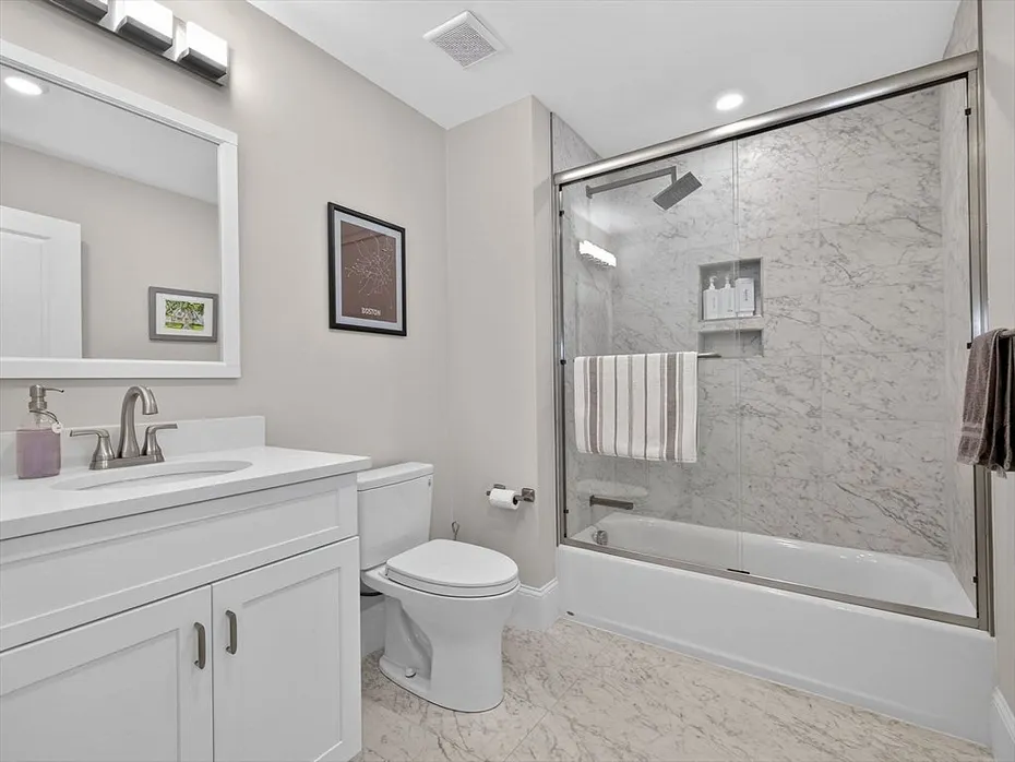 49-51 Brown Ave #49 Photo 19