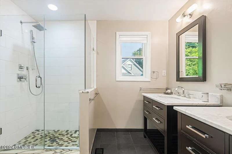 70 Gregory Road Photo 15