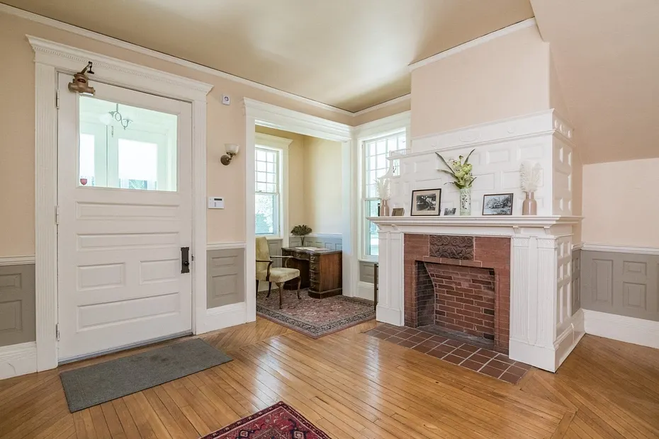 10 N Main St  #5E Photo 4