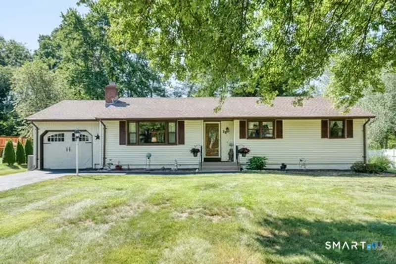 38 Kenwood Drive Photo 1