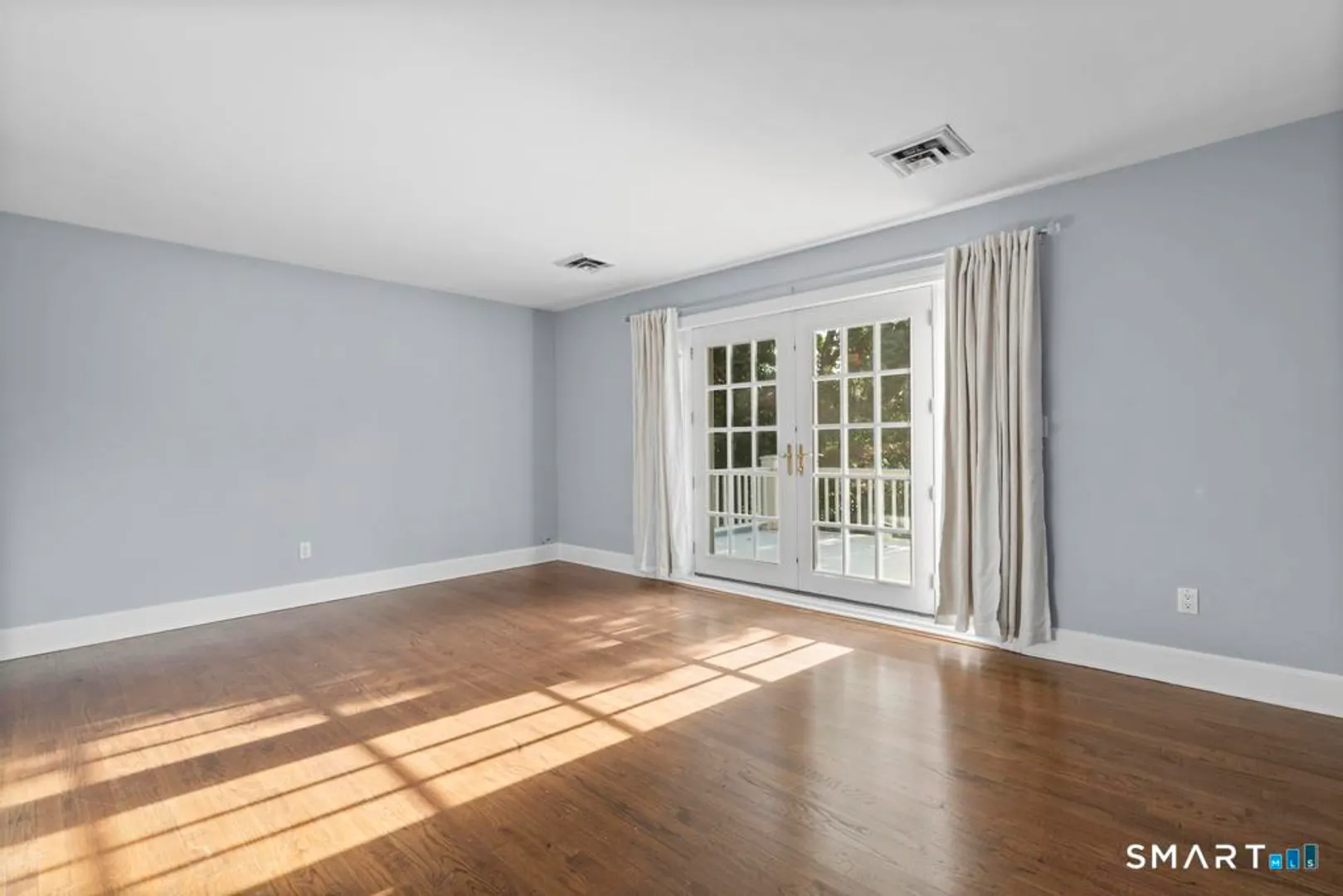 152 West River Street Photo 28