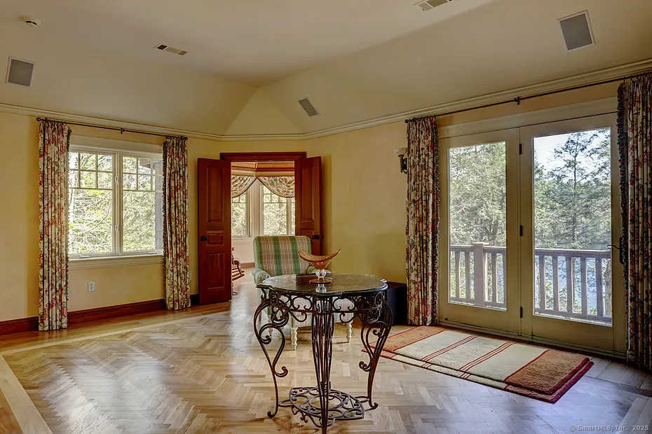 152 Tower Hill Road Photo 13
