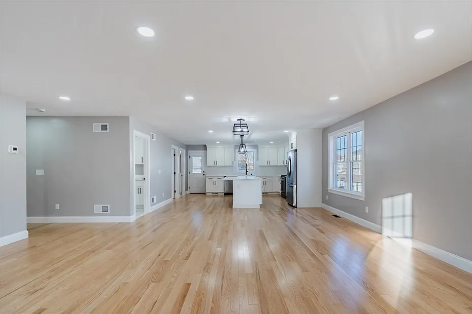 214 Horton St Photo 6